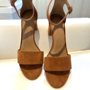 Bernardo Belinda Honey Suede Open Toe Block Heel - Great Condition